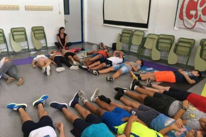 Clase De Yoga En Ies Azahar En San Martín Del Tesorillo